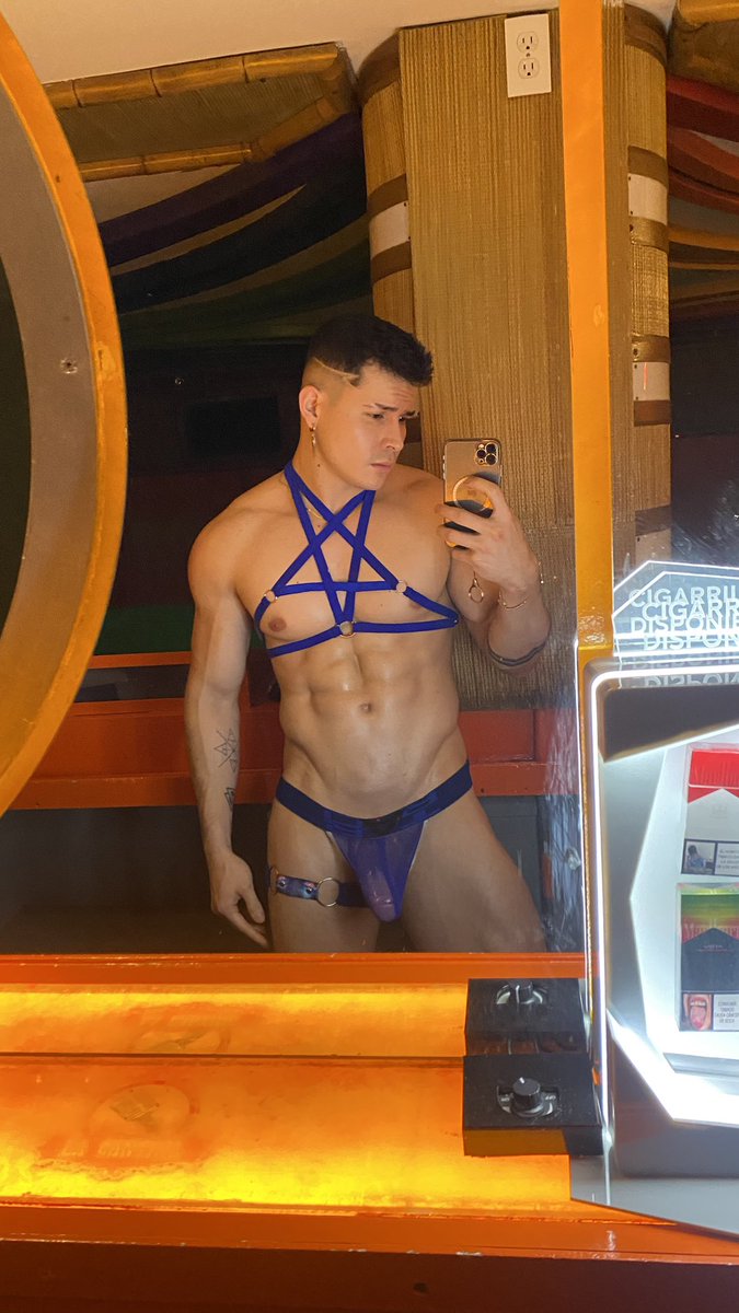 danymite_co's tweet photo. Quieres ver cómo me preparo para mi show ? 🍆💦💦
https://t.co/2ZSr7p4baB https://t.co/prfTcYPpnf