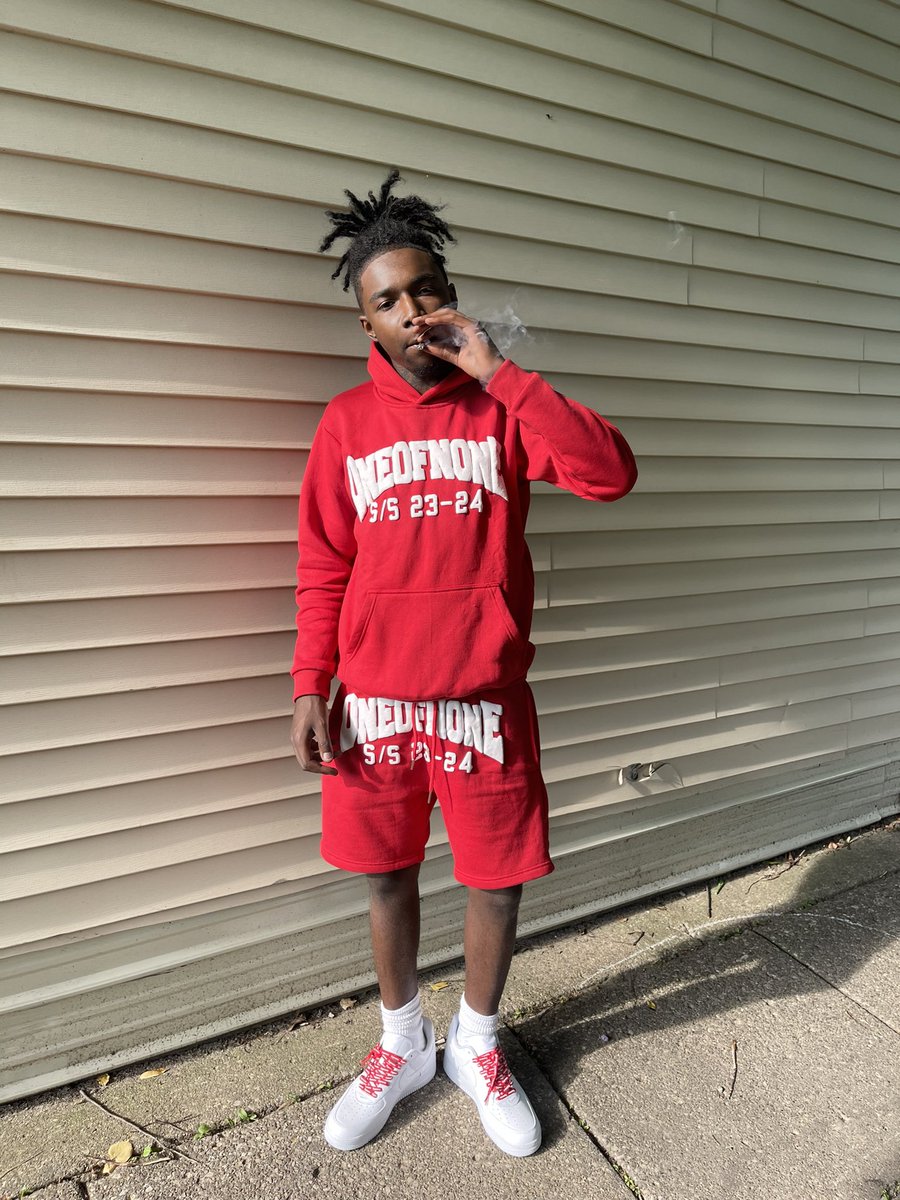 Sosanater's tweet photo. Happy 21st birthday to him a king himself #FDM #153rd #Indictment https://t.co/LVdC0dNYGU