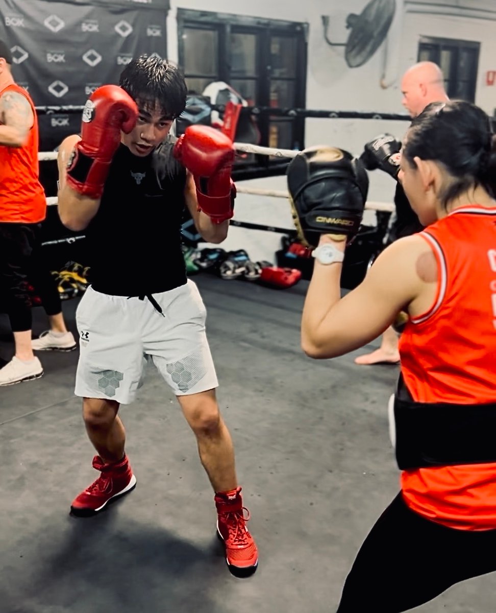 AprilArmageddon's tweet photo. You're the spotlight in which you perform and the shadows where you practice. 🥊

#boxing #fightcamp #champcamp #babyhulk #amateurboxing #fighterlife https://t.co/uTZxSswLoE