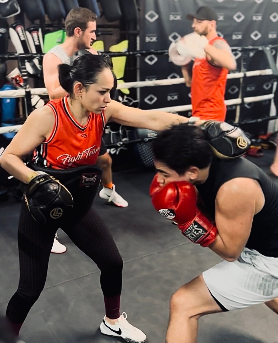 AprilArmageddon's tweet photo. You're the spotlight in which you perform and the shadows where you practice. 🥊

#boxing #fightcamp #champcamp #babyhulk #amateurboxing #fighterlife https://t.co/uTZxSswLoE