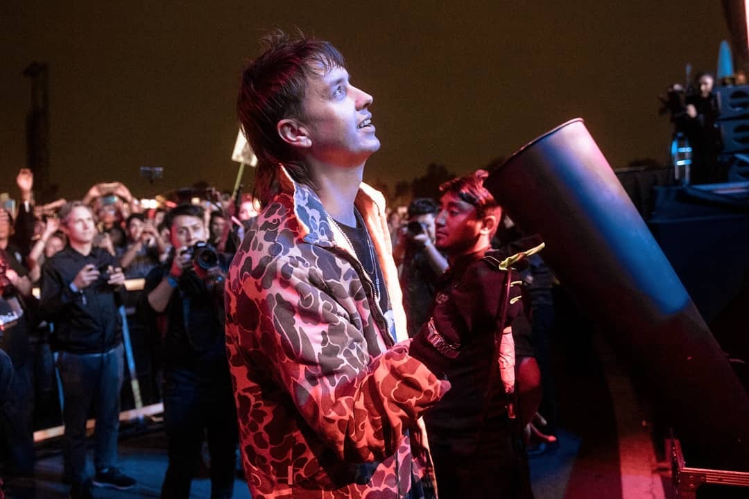 dailyjulianpics's tweet photo. https://t.co/1sggOYWqui