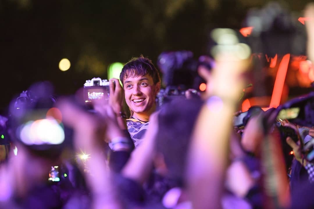 dailyjulianpics's tweet photo. https://t.co/1sggOYWqui