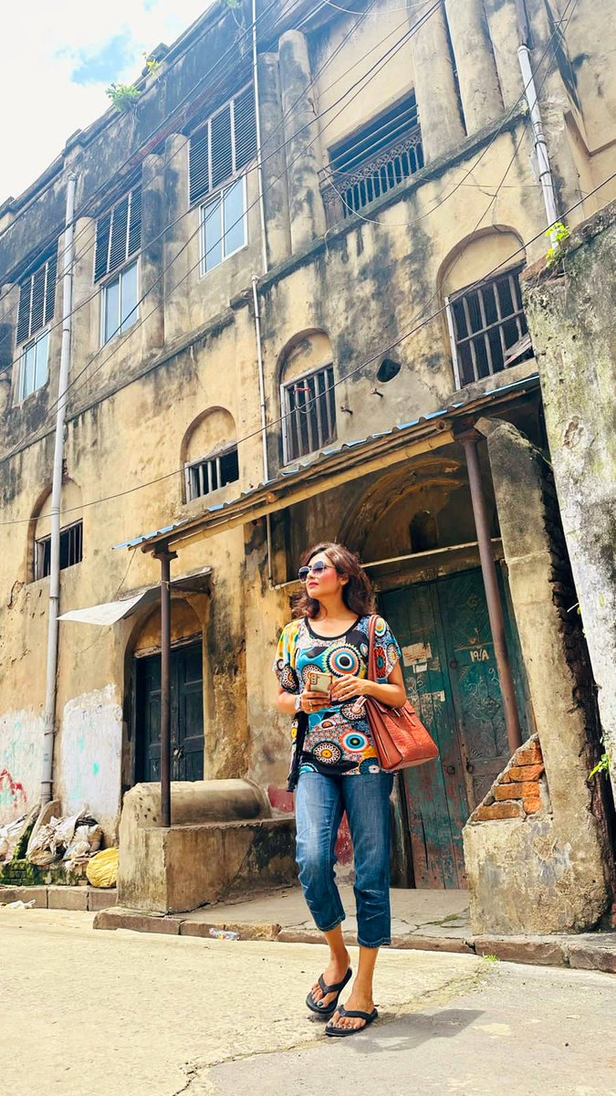 Reshmi_Bagchi's tweet image. Kolkata has so much to offer in every nook and corner... @Shunyaaonline before shoot recce gives me this opportunity to know my kolkata bit more...!!!