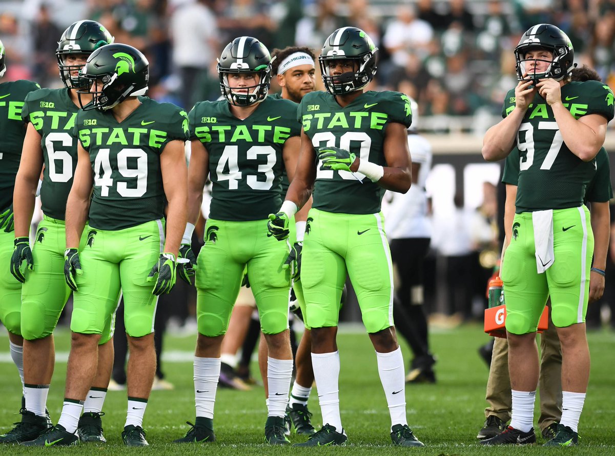 BigGameBoomer's tweet photo. These are the second ugliest uniforms in the history of college football. https://t.co/FoYhau9UlU