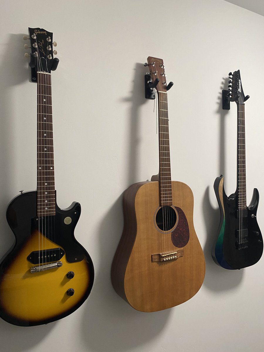 NVTEriffs's tweet image. Blemy is finally home 🤘🏽
Huge thanks to @Wasatchbay and @bertmurdock for letting me play dozens and dozens of guitars till I found the right one. #Gibson #buylocal