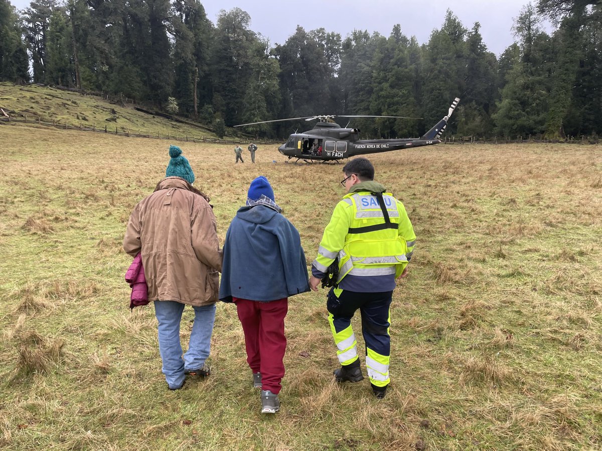 SAMU_AfusarPM's tweet photo. juntos.

Con respeto y solidaridad

AFUSAR 

#AFUSAR #FACH #Chile #evacuaciones #SAMU #Puertomontt #Osorno #Ambulancias https://t.co/hok3kG78df