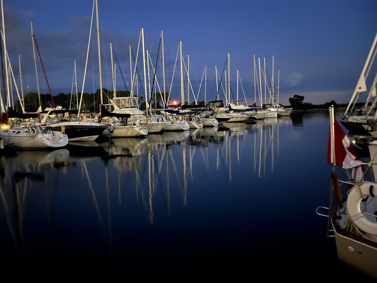 Beautiful harbour #moonrise #sturgeonmoon