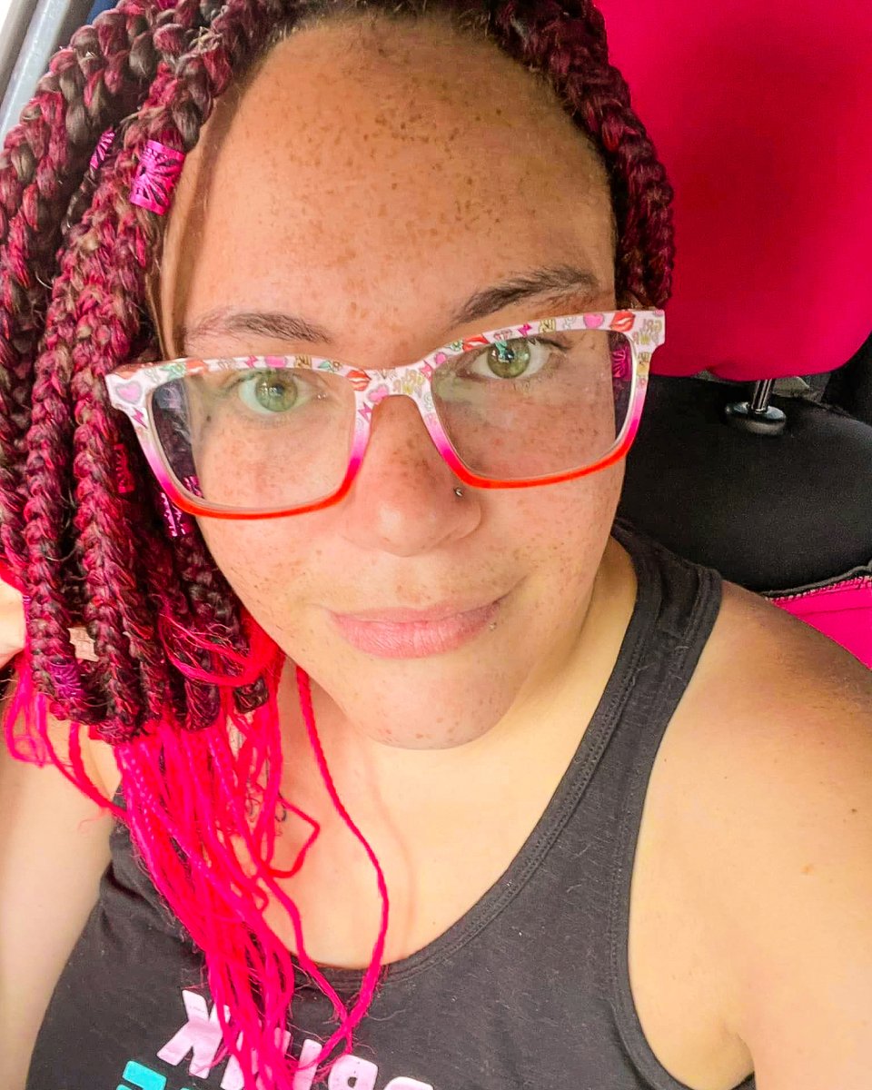 PairEyewear's tweet photo. Redefine your style by adding a splash of personality to your look! 🤩🔥
Which style from our Express Yourself collection is your favorite? 🎨
(📸: Brii Marto, Chante Marie, Jessica Gregory Patton, Jason Donley) #PairFam #TheWanda #TheKirby https://t.co/gsRFYI2ZjB