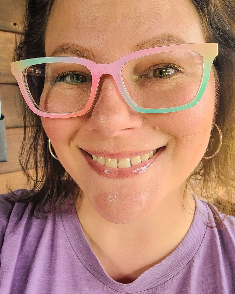 PairEyewear's tweet photo. Redefine your style by adding a splash of personality to your look! 🤩🔥
Which style from our Express Yourself collection is your favorite? 🎨
(📸: Brii Marto, Chante Marie, Jessica Gregory Patton, Jason Donley) #PairFam #TheWanda #TheKirby https://t.co/gsRFYI2ZjB