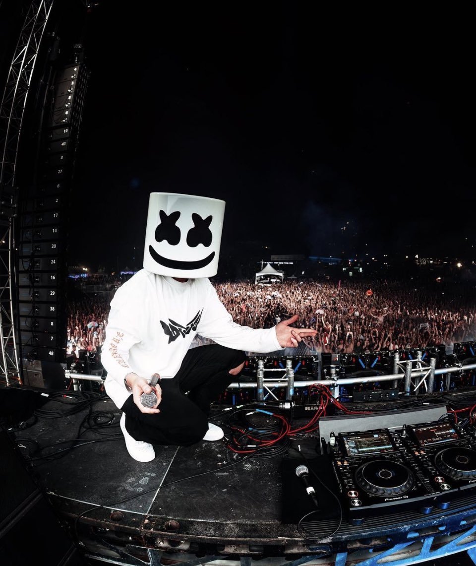 dubbinghits's tweet photo. ¿Alguien más por aquí deseando que ya sea fin de semana? 🫠
@marshmello & @tiagopzk #ComoYo
.
.
.
#marshmello #tyago #goodvibesonly #dubbinghist https://t.co/6rxA7eiCm4