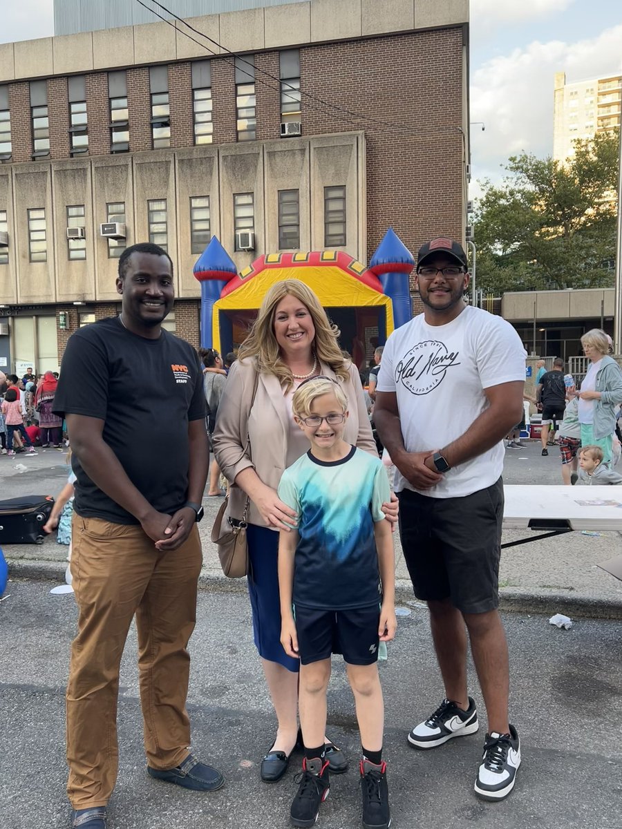 Wow! Another amazing National Night Out. Great to come out and speak with members of the community.

As Chair of Neighborhood Advisory Board 15, I was to say THANK YOU to Mitch Noel of DYCD and NAB-15 Vice Chair, Anthony Batista for all your efforts.