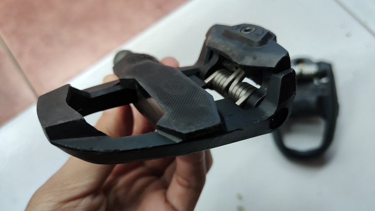AstroHead_'s tweet photo. #fnfjb 
WTS Cleat Look Keo Classic 3
Pedal Only, 500rb
Lokasi Surabaya, Toped juga bisa https://t.co/k7QTStVOnf