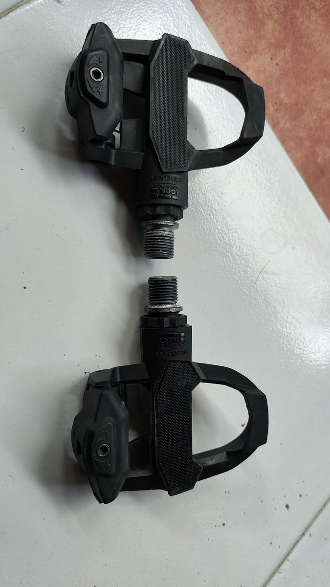 AstroHead_'s tweet photo. #fnfjb 
WTS Cleat Look Keo Classic 3
Pedal Only, 500rb
Lokasi Surabaya, Toped juga bisa https://t.co/k7QTStVOnf