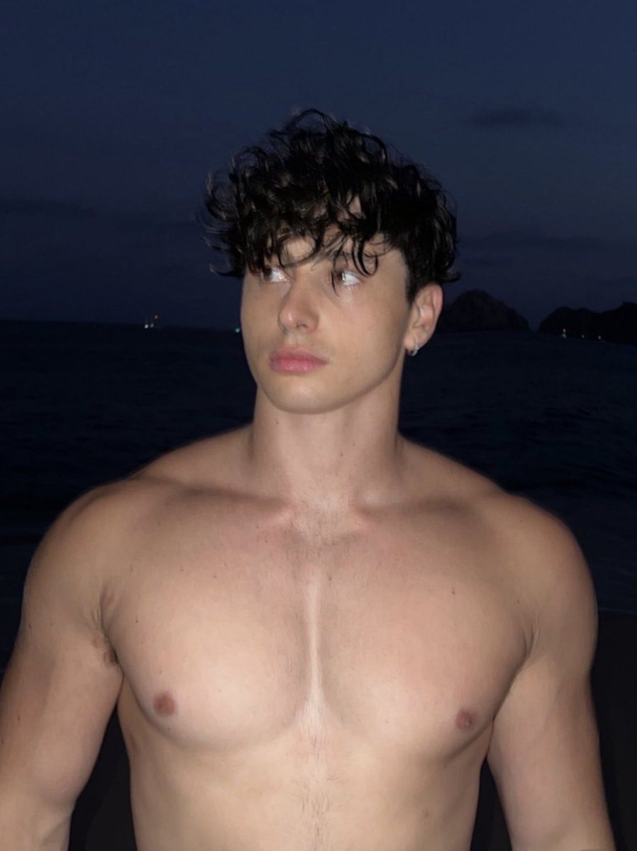 itskylemj's tweet photo. Add me on snap started posting workout vids ❤️🤝🏻 https://t.co/QcpmAPFE4F