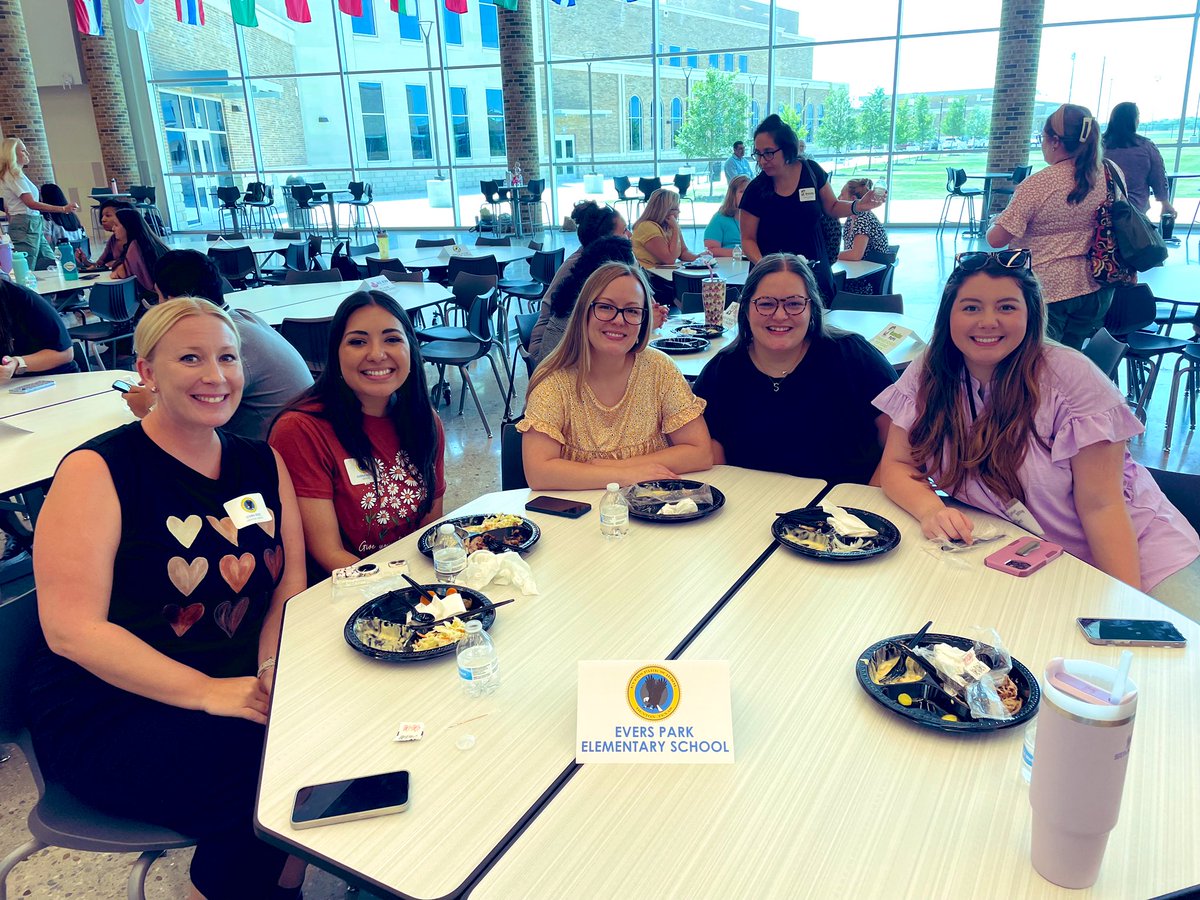 We can’t wait to see these smiling faces <a href="/EversParkElem/">EversParkElementary</a> tomorrow.  Thank you to <a href="/dentonisd/">Denton ISD</a> for taking the time to honor our brand new teachers and their fabulous mentors with lunch today. Shout out to <a href="/corareik/">Cora Ross</a> for serving as our Mentor Liason! #DentonISDengaged #RootedInLearning