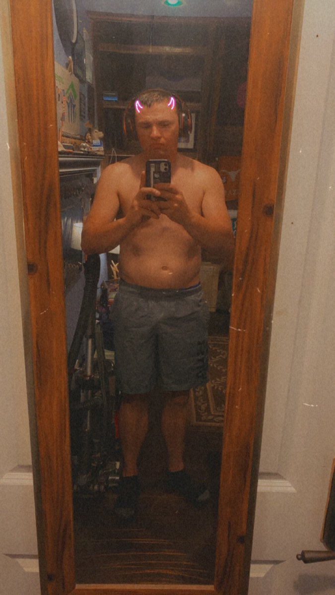 DavidFartmaster's tweet photo. Boyfriend application open 😔😭💔🥺 i wish I had one to love for the rest of my life https://t.co/baStNgw6CX