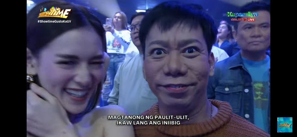 RosaNoelene's tweet image. Natawa ako dito @akosiLASSY napatalon ang pusa kung kanina la'y hawak ko lang #ShowtimeGustoKoGV #itsshowtimena #showtimeonlineu