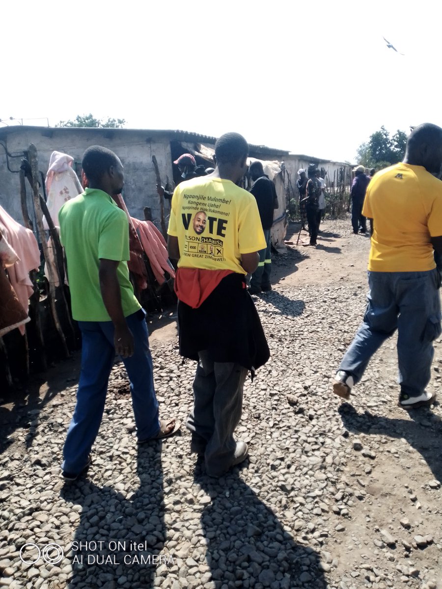 CCCChirumanzuZ's tweet photo. As we continue seeking for votes yesterday we were in ward17 with a door to door campaign  
Thank you ward 17 citizens for a warm welcome and for the assurance that u will vote for change #ngaapindehakemukomana @nelsonchamisa https://t.co/Mx32X94vmV
