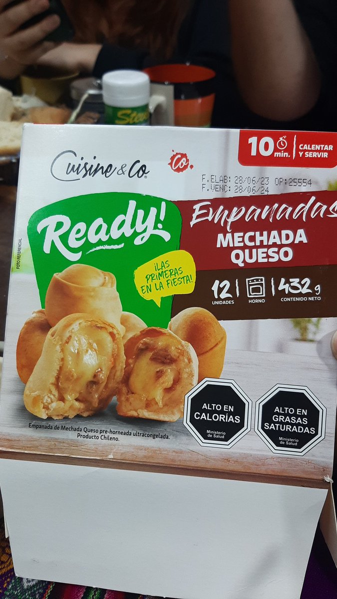 c4micanales's tweet photo. @JumboChile ayuda, me salio un hilo en una empanada https://t.co/XkaTQJEtD4