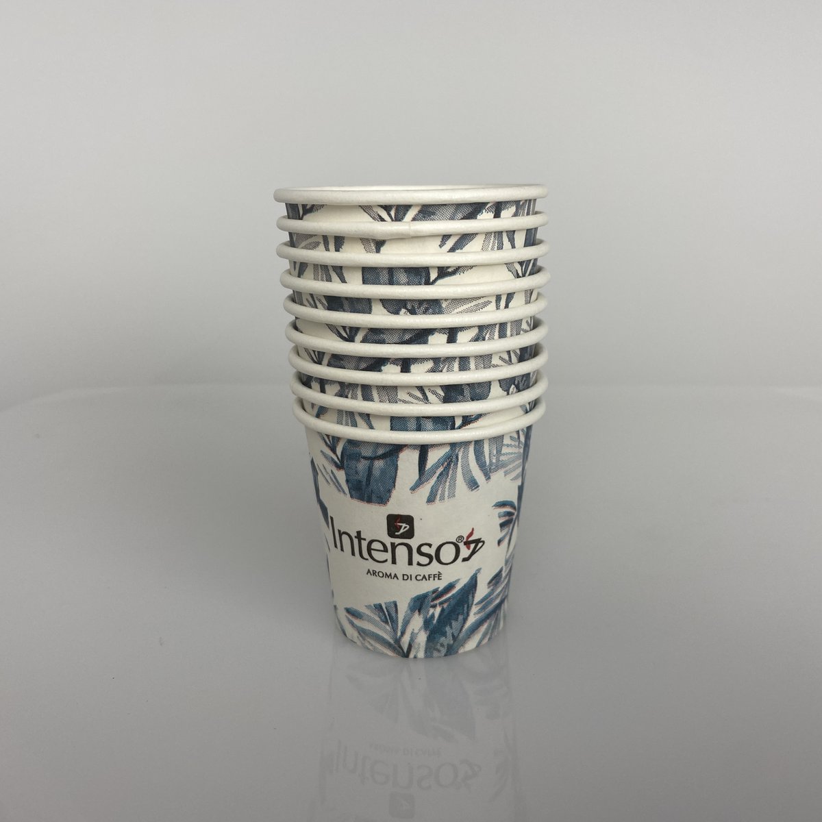 Aqhxolivia's tweet image. Can't get enough of our disposable eco-friendly paper cups! 💙 Feel refreshed with every sip from these delightful blue beauties. 💦♻️ #PaperCups #EcoFriendlyVibes #FreshAndFun