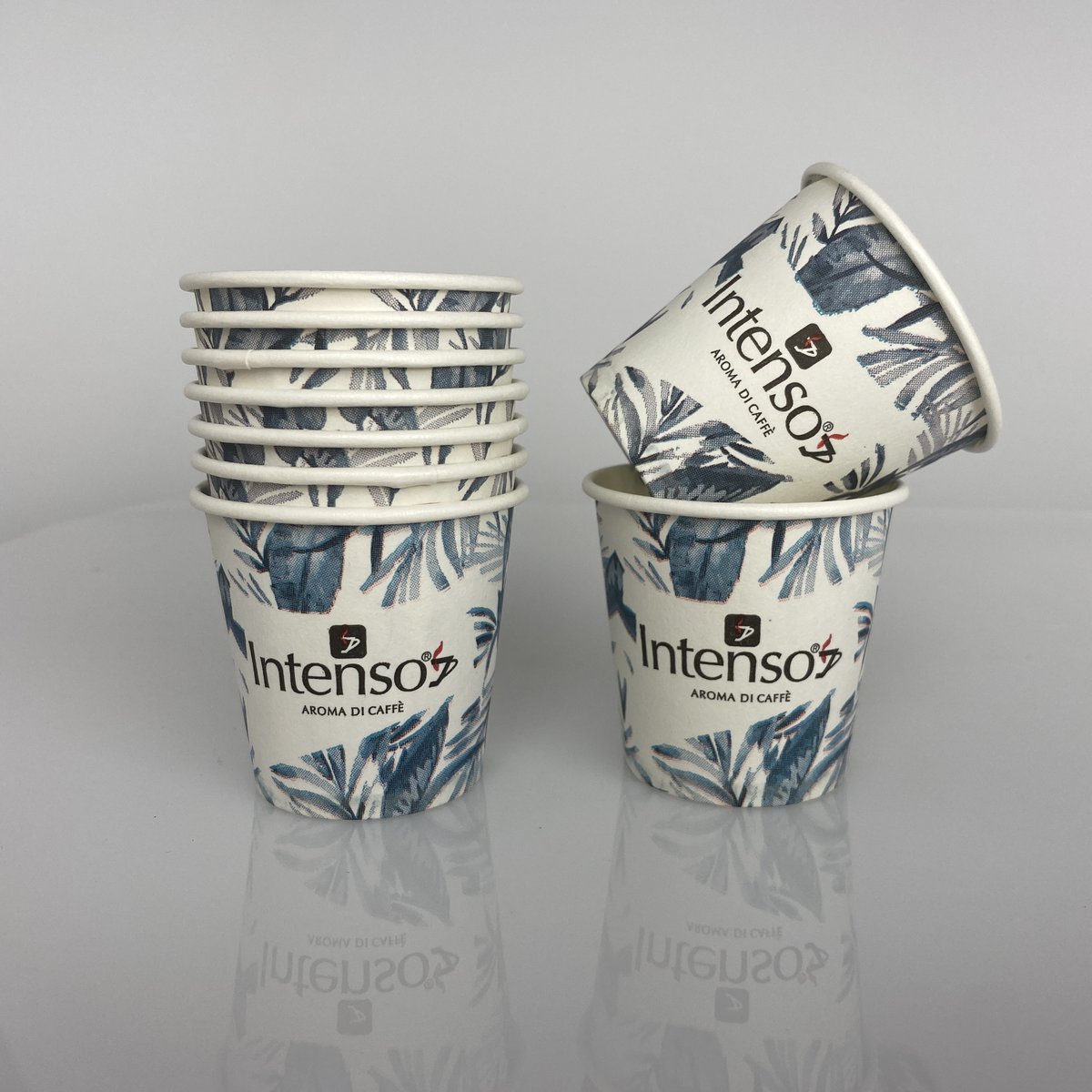 Aqhxolivia's tweet image. Can't get enough of our disposable eco-friendly paper cups! 💙 Feel refreshed with every sip from these delightful blue beauties. 💦♻️ #PaperCups #EcoFriendlyVibes #FreshAndFun