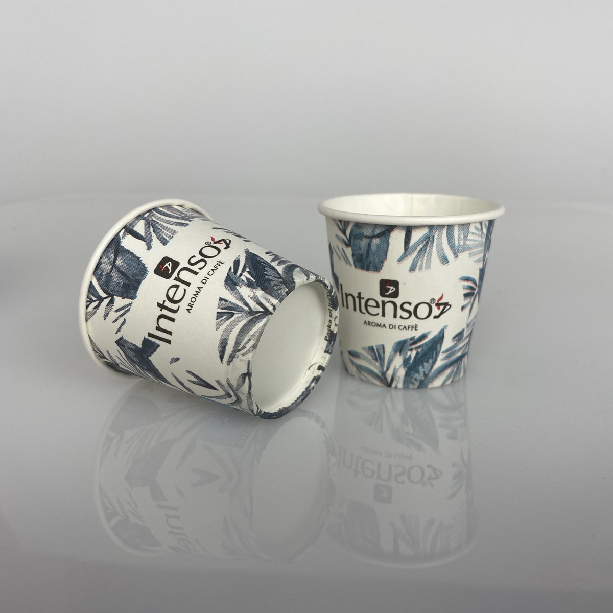 Aqhxolivia's tweet image. Can't get enough of our disposable eco-friendly paper cups! 💙 Feel refreshed with every sip from these delightful blue beauties. 💦♻️ #PaperCups #EcoFriendlyVibes #FreshAndFun