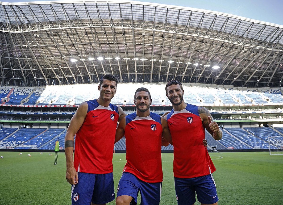 Atleti's tweet photo. ¡Hola, @Rayados! 👋🏼🇲🇽

Tenéis un estadio padrísimo 🔝😎 https://t.co/XzkQXzxNWq