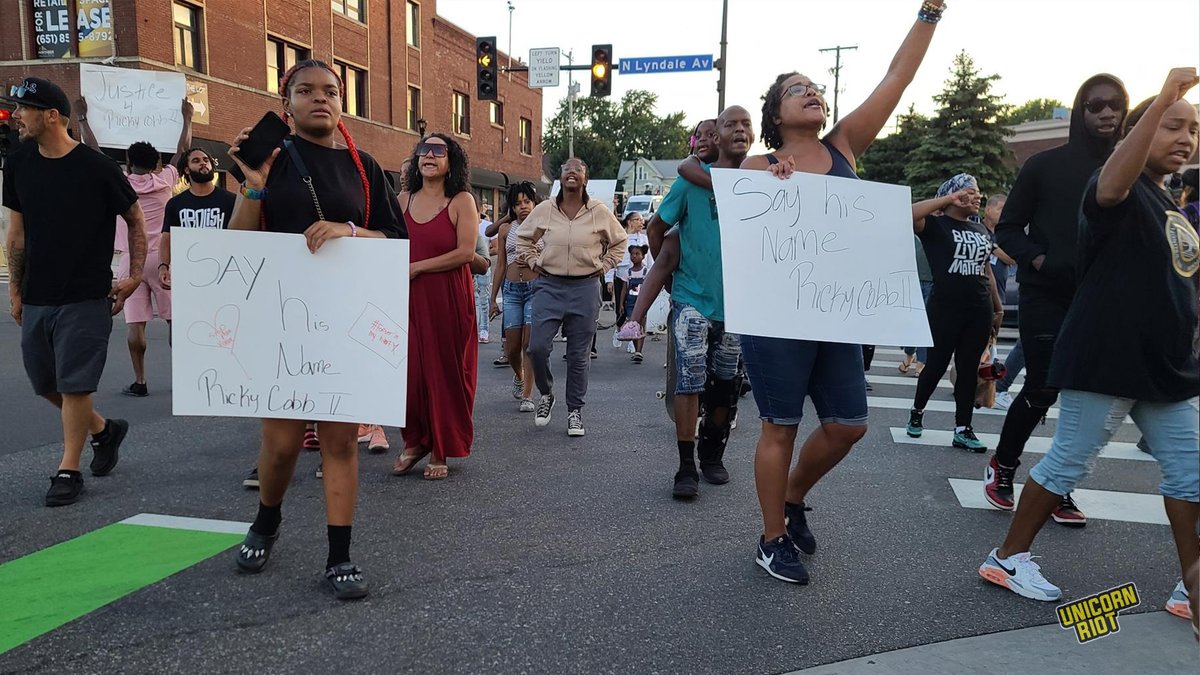 UR_Ninja's tweet photo. During tonight's protest over the police killing of #RickyCobbII, dozens in the crowd honored Leneal Frazier, 40, who was killed by Minneapolis Police in 2021 when an MPD ofcr crashed into his car. Frazier was the uncle of Darnella Frazier, who recorded MPD killing George Floyd. https://t.co/PWZcBMQaaf