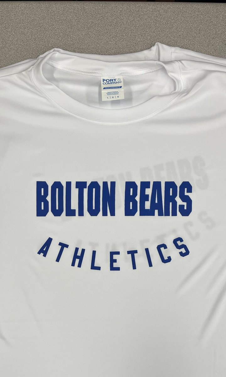 🫡 Just got in the new Bolton 🐻 Athletics T-shirts 👀. See Mrs McCormick @E_Mc5 for yours today‼️ 🏈 🏀 ⚽️ ⚾️ 🥎 🏋️ 📣 🎾 - $12 💰 for students 👦 🧒 - $15 💰 for adults 👨 👩 #proudtobeabear @boltoncheer_