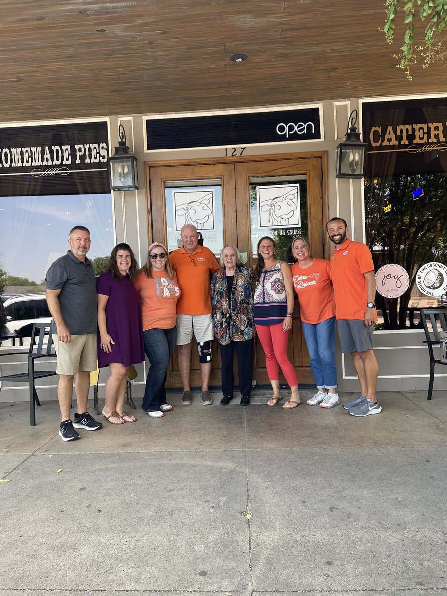 Sarah Perry tweet media