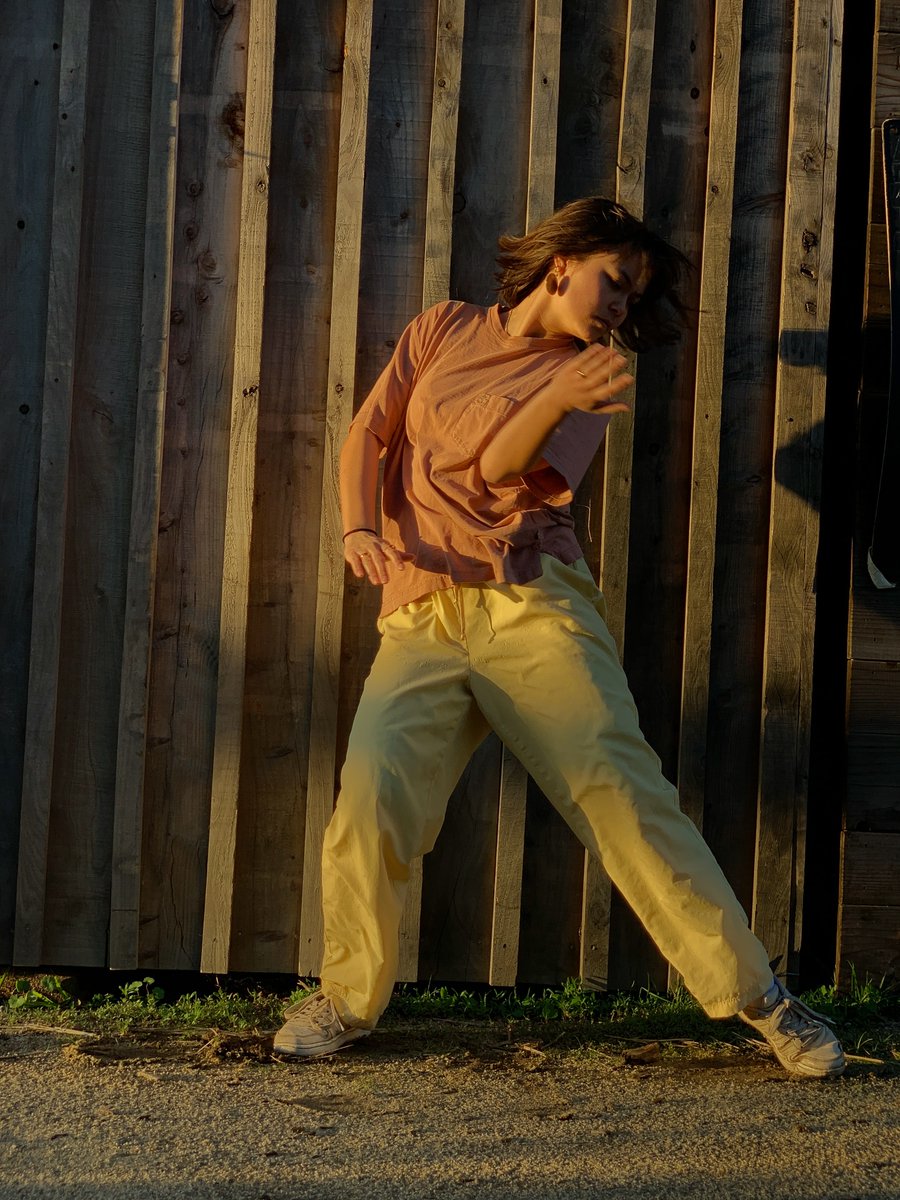 MovingGround_'s tweet photo. Meet Emma (she/he/they), MovingGround’s Projects Coordinator! Emma is a dancer and choreographer in residence at Shawl Anderson. Emma weaves together dance, oral history, archival research, and poetry. MovingGround is so lucky to have them! https://t.co/5xNsYH18dE