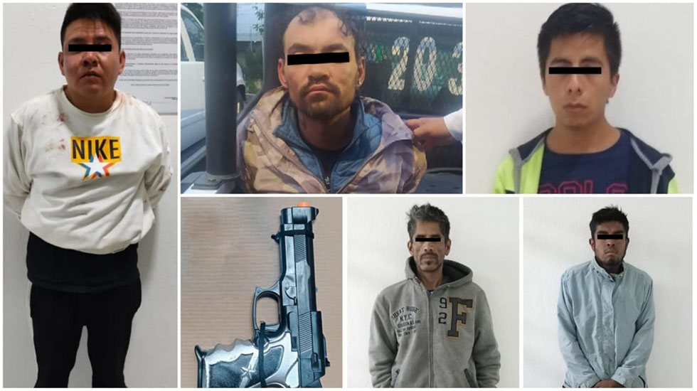SoyNaucalpan's tweet photo. La policía municipal de #Naucalpan recuperó tres vehículos robados y arrestó a cinco sospechosos, entre ellos uno que portaba una réplica de arma de fuego. Los vehículos fueron encontrados en diferentes ubicaciones después de persecuciones y solicitudes de apoyo.
https://t.co/dc5R2lypcV