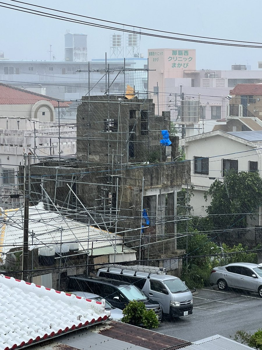 landlord373's tweet photo. RC強い
近所に、趣味でおっちゃんが建ててるっぽい、どう見ても違法建築の、20年前から全く進んでないRCの建造物あるけど、どんな台風来てもビクともしない
#台風6号 #不動産投資 #rc一棟 https://t.co/lfgArHzdWj