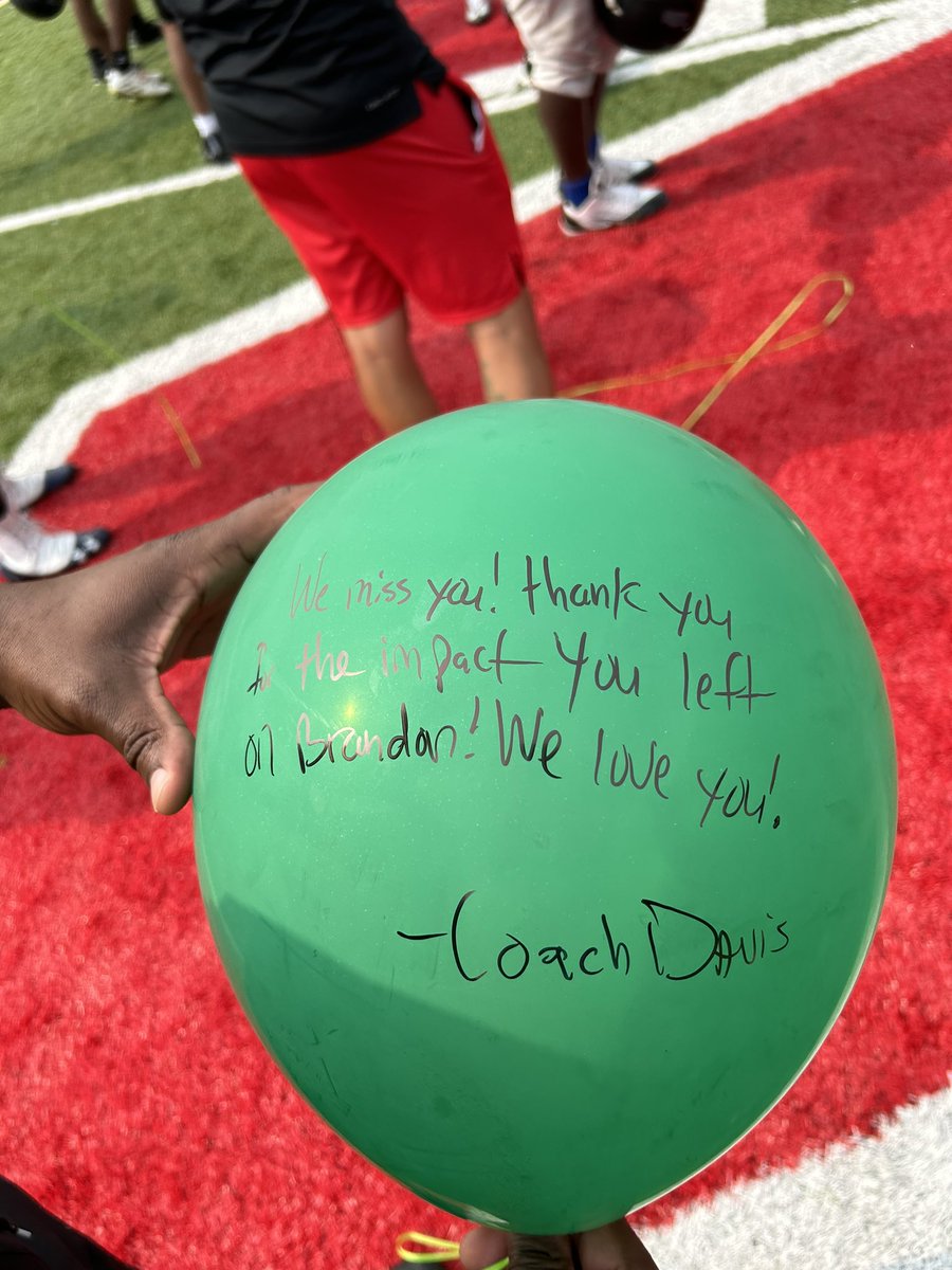 CoachDB_McNeil's tweet photo. A year ago today, I lost my grandmother. Today, my Fiancé and my players surprised me at practice and we had a ballon send off in memory of her one year later💚To say my lady is a godsend to me would be an understatement. I love my @RogersRamsSport Family❤️ https://t.co/a2tlHmuaLW