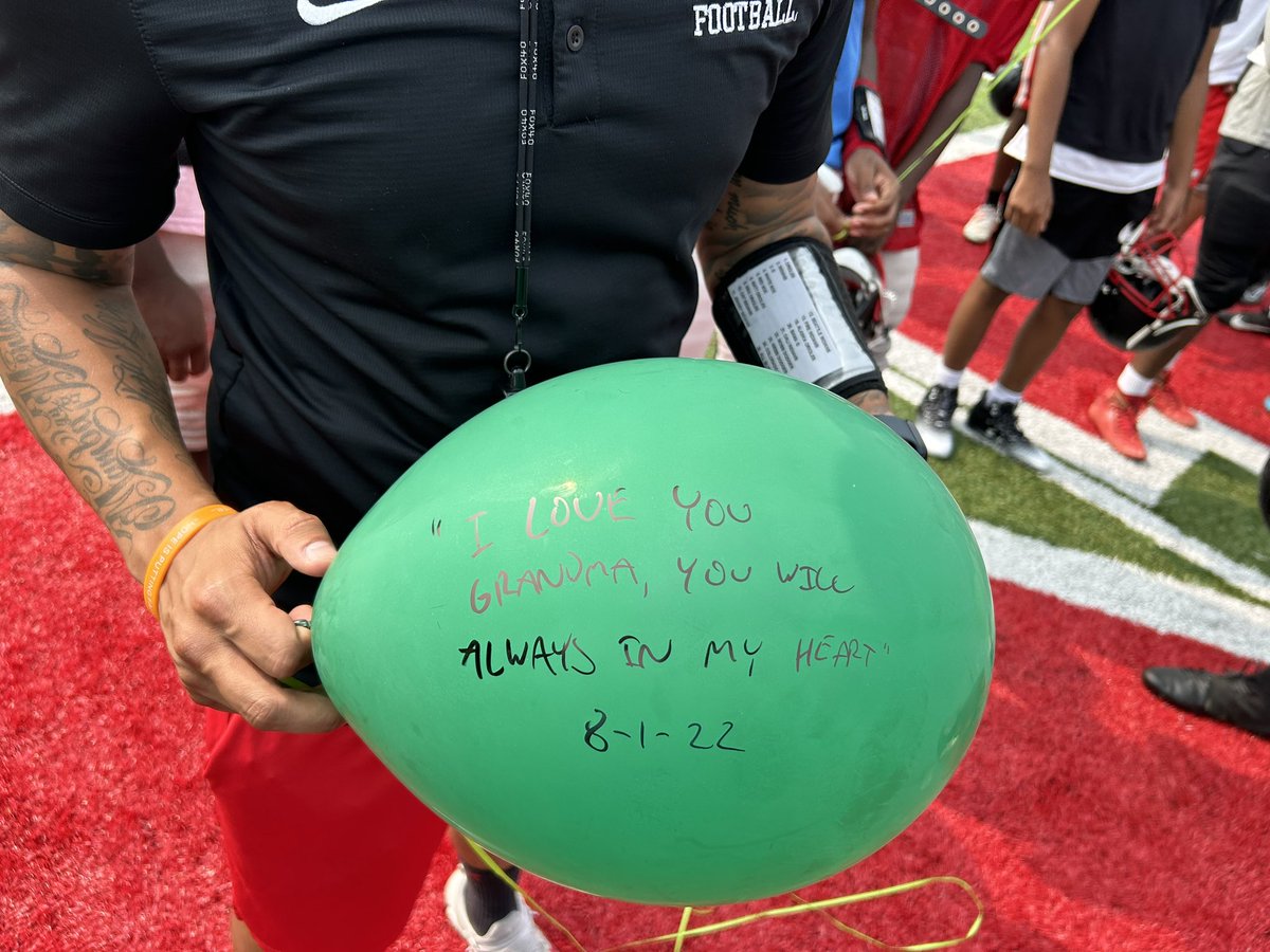 CoachDB_McNeil's tweet photo. A year ago today, I lost my grandmother. Today, my Fiancé and my players surprised me at practice and we had a ballon send off in memory of her one year later💚To say my lady is a godsend to me would be an understatement. I love my @RogersRamsSport Family❤️ https://t.co/a2tlHmuaLW