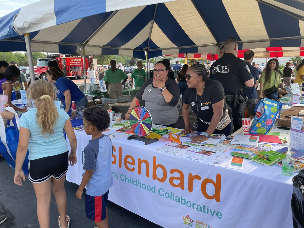 JeanineLWoltman's tweet photo. We had a great night meeting families at National Night Out!  Thank you @GHPoliceDept for hosting such a great event!  @GlenbardECC #CASEeffect https://t.co/YOiV74aUc2