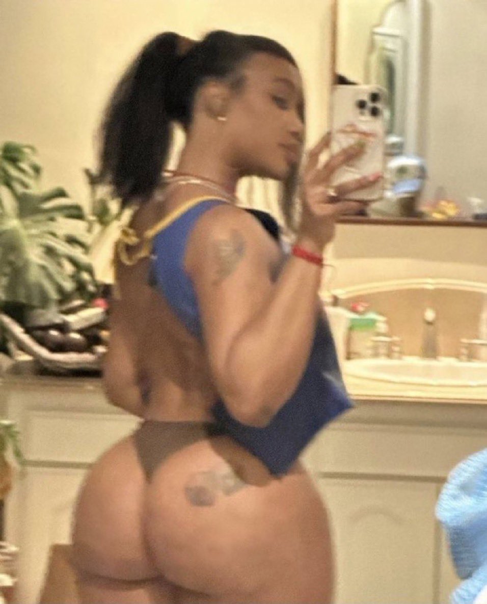 foundabaddie's tweet photo. SZA 😍😍😍 https://t.co/9hwwwc5WUn