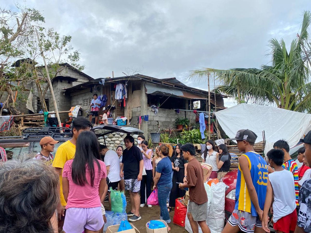 angatbuhay_ph's tweet photo. ANGAT BAYANIHAN SA ABRA 🤝🏻

Nakapag-abot tayo ng tulong sa 112 na pamilyang naapektuhan ng #EgayPH sa Sitio Saluden, Brgy. Bañacao, Bangued, Abra 🙏🏻 https://t.co/Q5PauxfOON