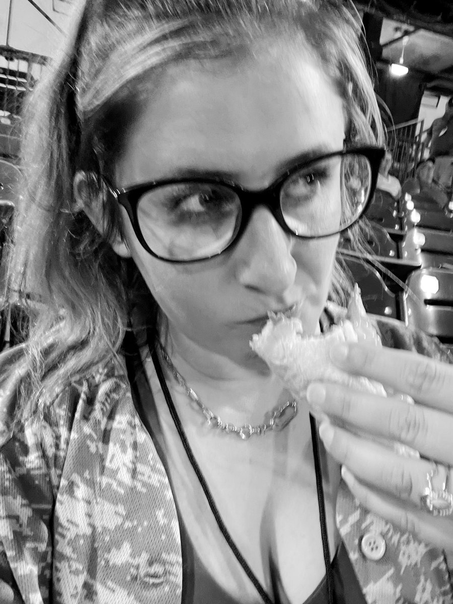 CoryelleThomas's tweet image. Wieners and baseball!!! #unleashthefun 

@saltdogsball @KZKX969