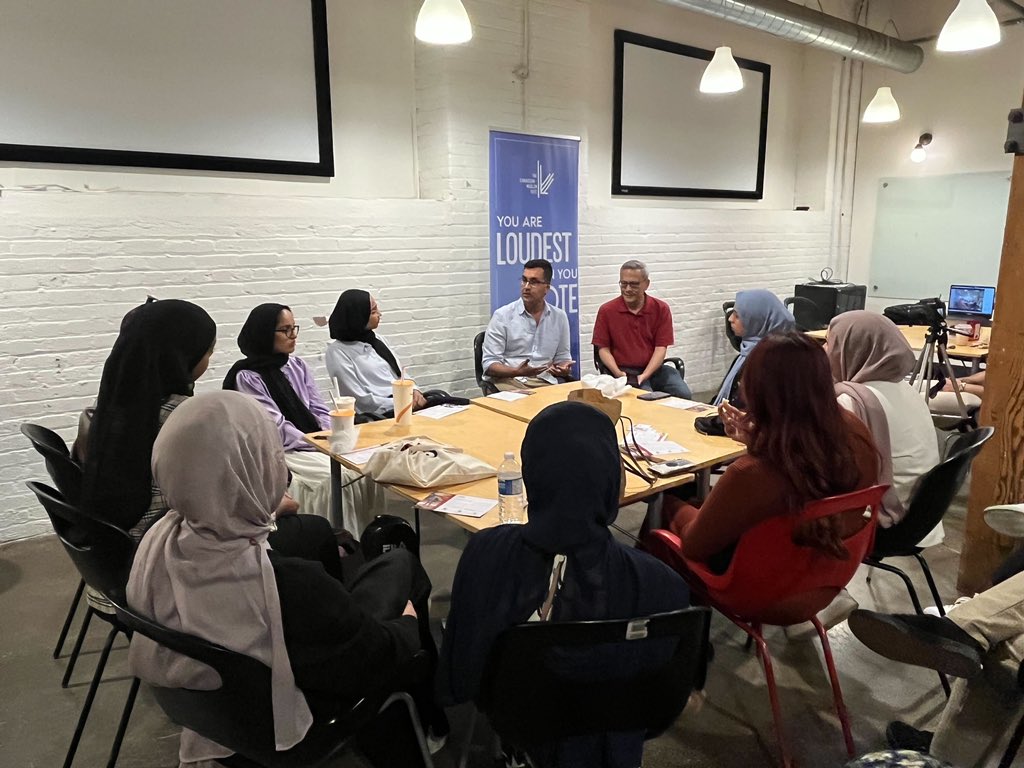 ShamjiAdil's tweet photo. I had the honour of speaking with the brilliant Fellows at @canadianmv tonight alongside @tedhsu. They came prepared with important questions about increasing civic engagement, addressing the rise of all hate-based acts including Islamophobia, and why #AllPolicyIsHealthPolicy. https://t.co/43GNgmeuDD