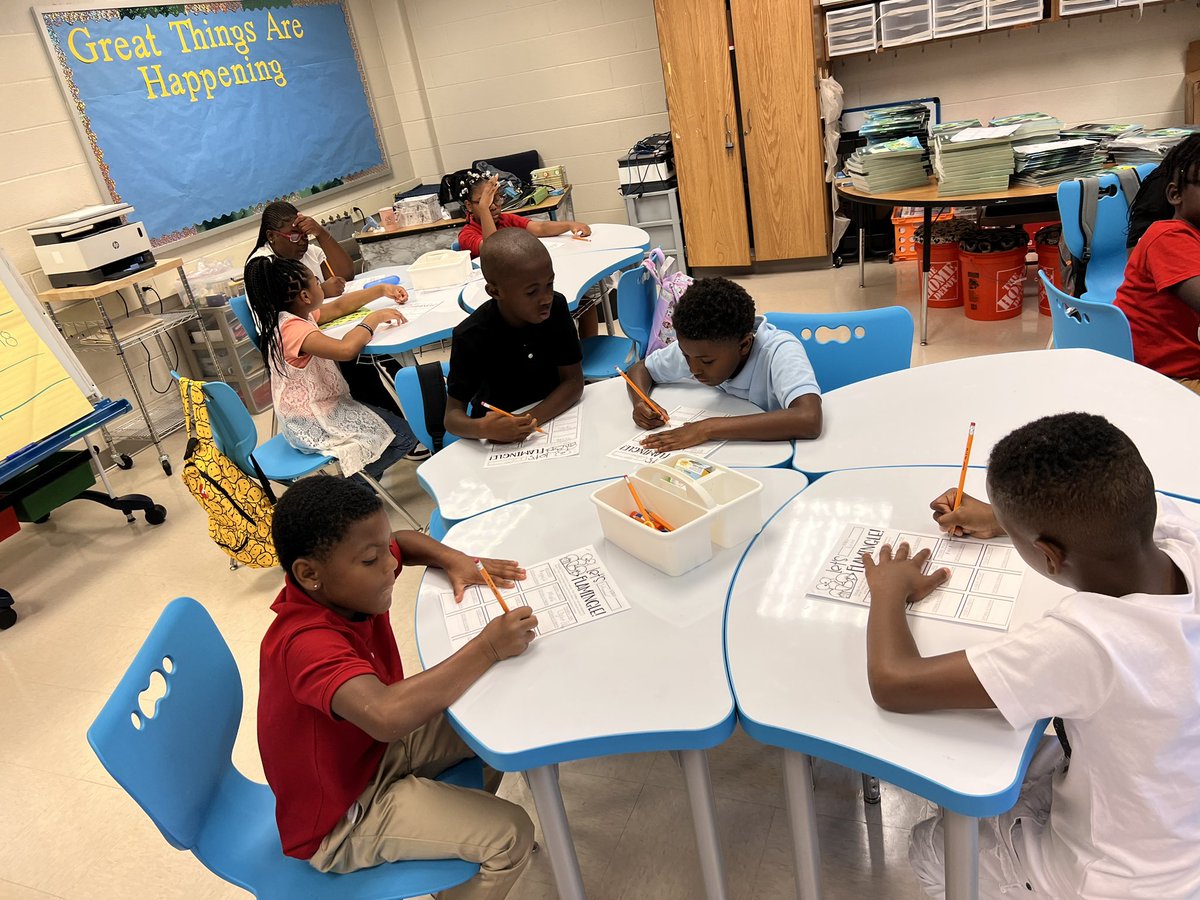 I spy a new face in the Office of School Turnaround. Meet Dr. Arnise Owens whose day 1 was literally #APSDayOne. I dropped my kid off with <a href="/jbland100/">Jay Bland</a> and then made it to <a href="/UsherCollierES/">Usher-Collier ROAR</a> and Scott ES. Nothing but smiles for the 2023-24 school year. <a href="/Selenaflorence/">Selena Florence, Ed. D.</a> <a href="/WeemsYolanda/">Yolanda Weems</a>