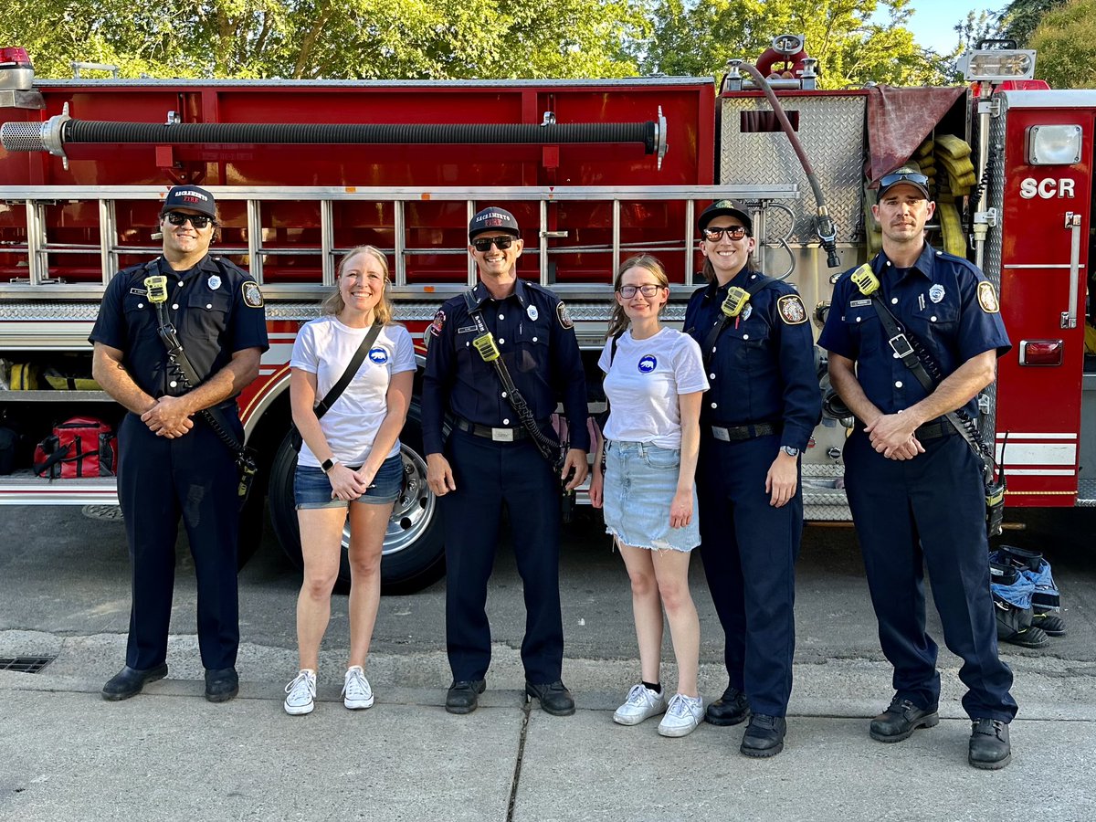 SenatorAshby's tweet image. The team ran into some @SacFirePIO members! ♥️ #NNO