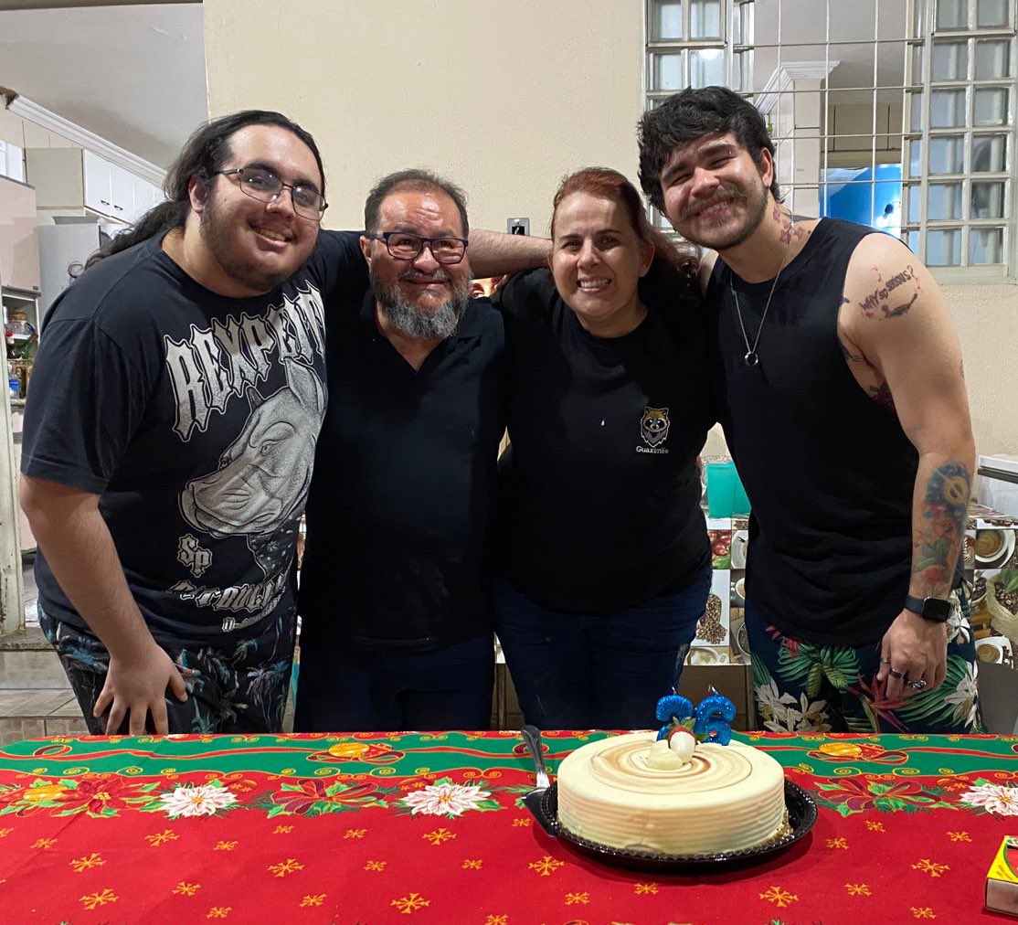 GuaxinimGamer's tweet photo. niver com eles 💛💛💛💛 https://t.co/RIL4GRcbHX