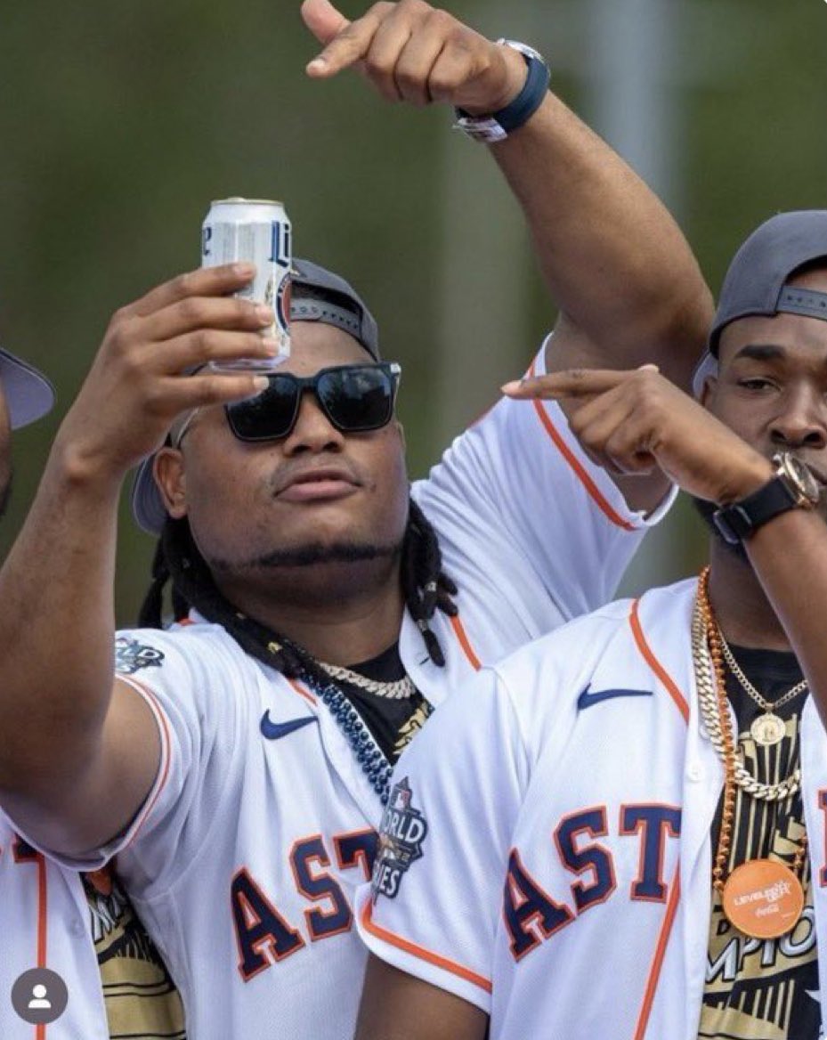 Oh, we getting Verlander back? Hold my beer. #Astros #Ready2Reign #JVDay 🤘