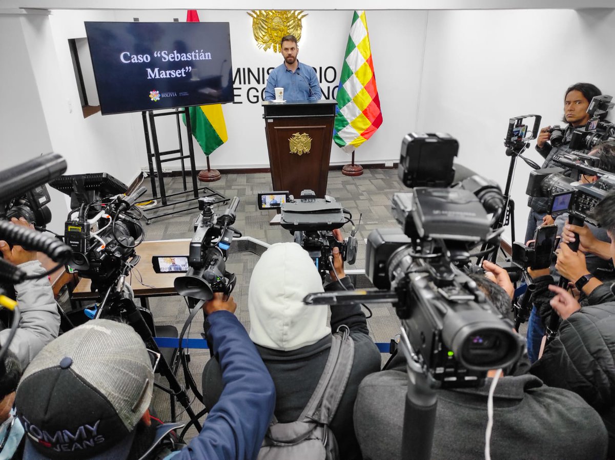 EDelCastilloDC's tweet photo. Hace minutos realizamos un conferencia de prensa detallando las investigaciones realizadas acerca del caso "Marset", los avances, los resultados y las acciones que se están tomando.

Mira toda la conferencia aquí: https://t.co/2Z8Ek5qfLK https://t.co/btMAgjmpma