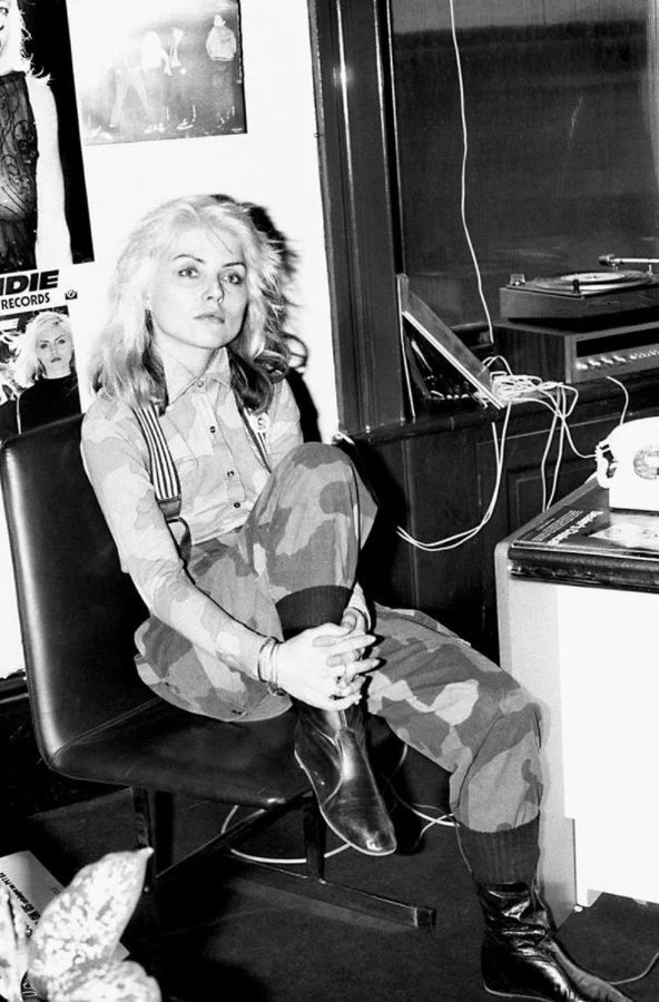 Debbie Harry at Private Stock Records headquarters, 1977. Photo by Jill Furmanovsky.