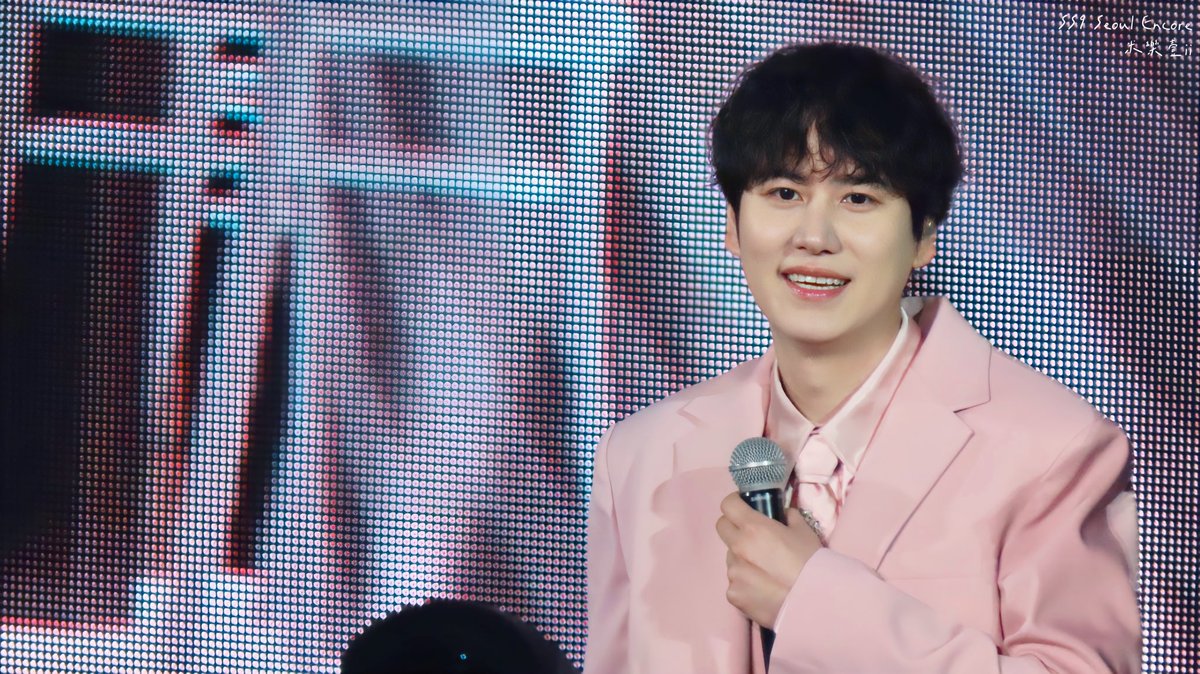 imqqqii17's tweet photo. trot gyu
 #ss9 
#SS9encore
#SuperShow9inSeoul
#SUPERJUNIOR 
#슈퍼주니어
#Kyuhyun 
#규현
 #圭贤
 #조규현 
#キュヒョン https://t.co/eb52foYitf