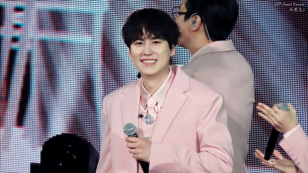 imqqqii17's tweet photo. trot gyu
 #ss9 
#SS9encore
#SuperShow9inSeoul
#SUPERJUNIOR 
#슈퍼주니어
#Kyuhyun 
#규현
 #圭贤
 #조규현 
#キュヒョン https://t.co/eb52foYitf