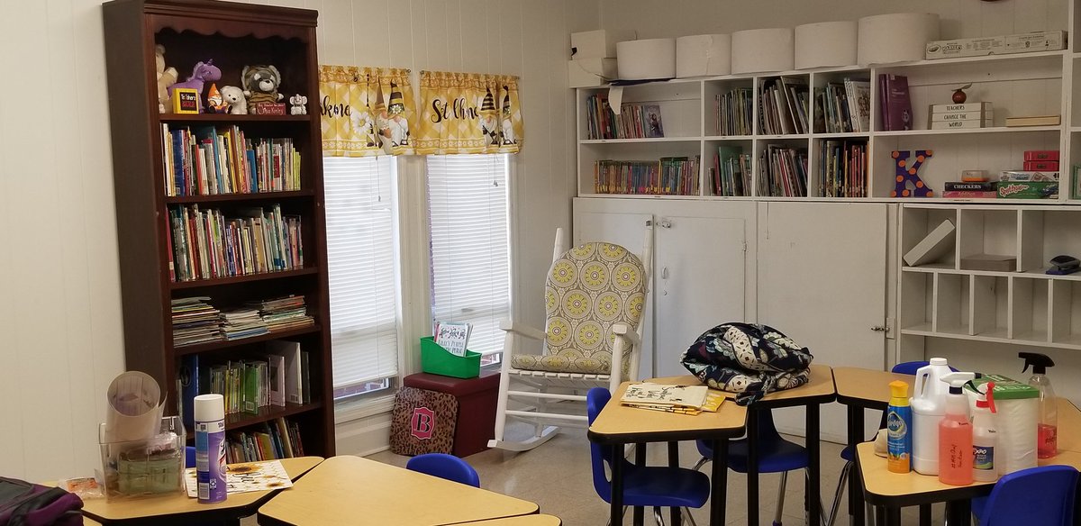 FLEsecondgrade2's tweet photo. Classroom is under construction...❤😊🙌📚🍎 https://t.co/owZreCe4sf