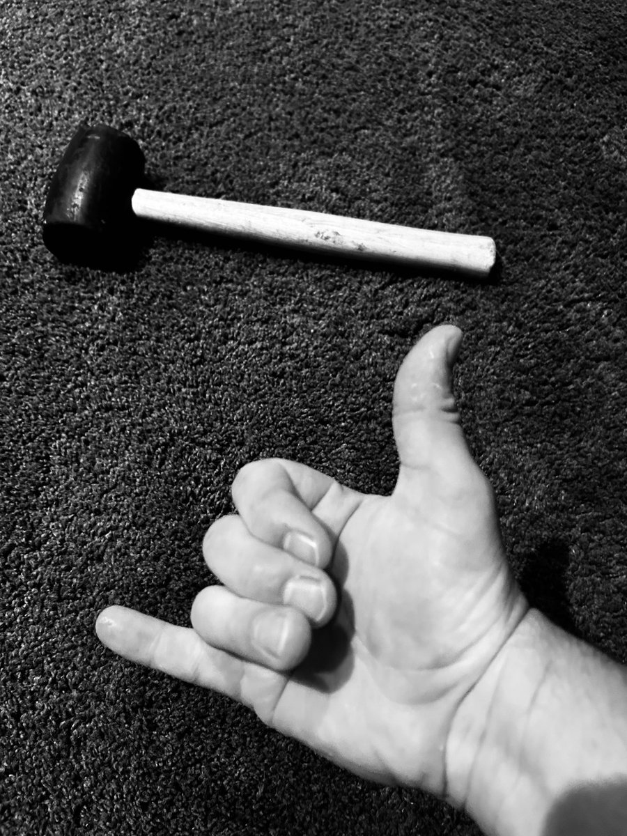 BennyInWisco's tweet photo. Well it’s fridat night and so that means it’s a rubber mallet sesh! #sesg #fri day #YOLO SESH https://t.co/1PJAteNx5u